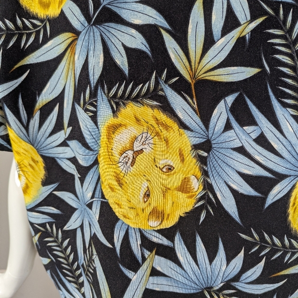 Vintage Crystal Lion Print Rayon Shirt | Tropical Animal Button Up | Size S - Picture 4 of 8